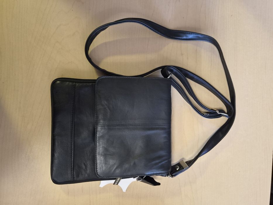 Чисто нова мъжка чанта от естествена кожа (100% Leather)