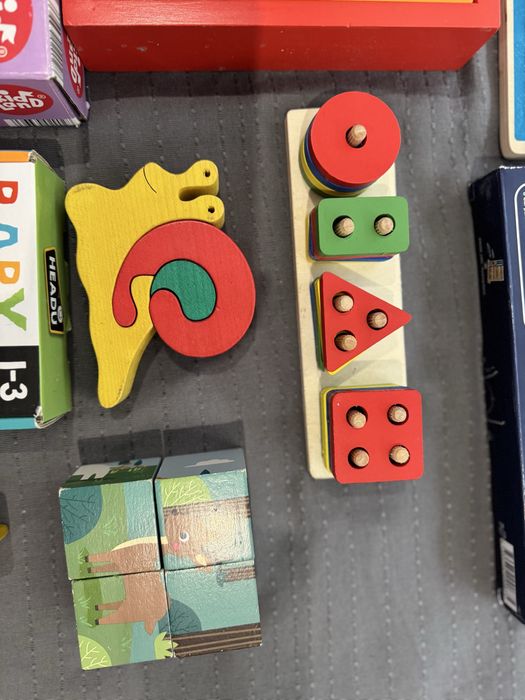 Дървени играчки и книжки