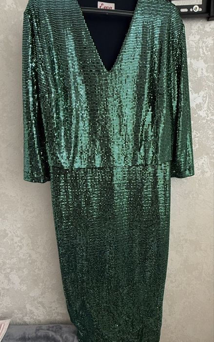 Продается платье нарядное