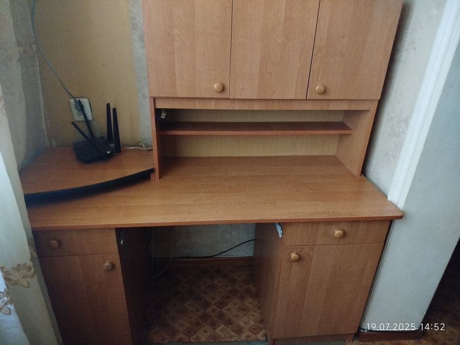 Стол компьютерный