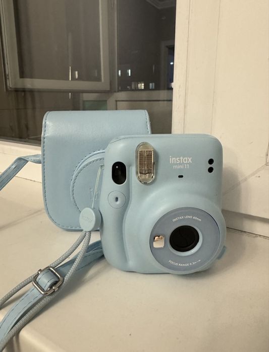 Instax 11 mini в голубом цвете