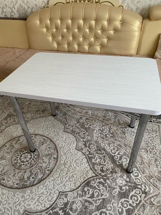 Продам стол кухонный