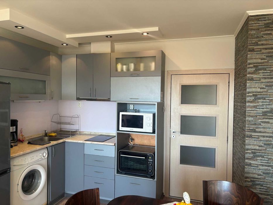 Продава се Тристаен апартамент в Русе, Център - 100 кв.м за 1680 €/кв.м - Снимка #4