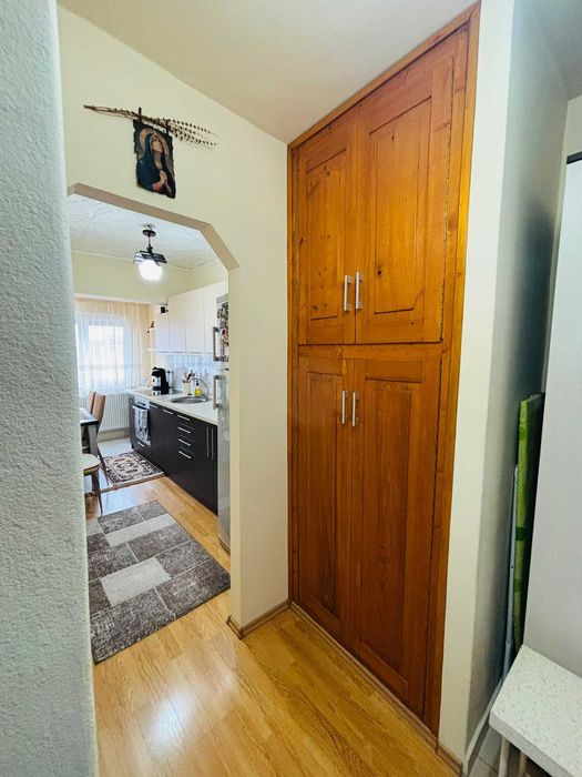 Vând apartament cu o cameră tip DP Rogerius