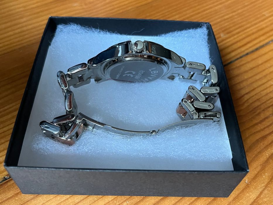 Кварцов часовник LBVYR