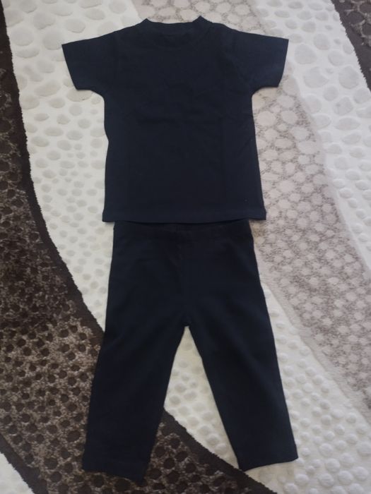 Продам комплект шортики с футболкой для гимнастики.