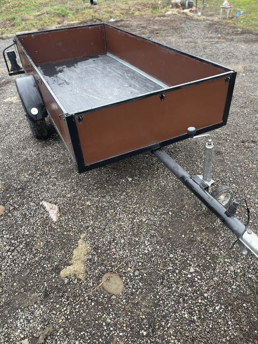 Vând remorcǎ fǎrǎ acte de 800kg și dimensiune de 250x125cm