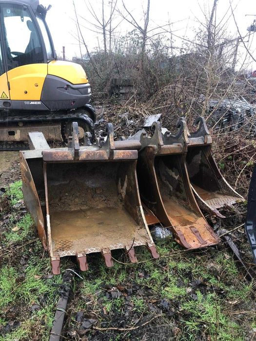 Midi excavator Mecalac 10 MCR