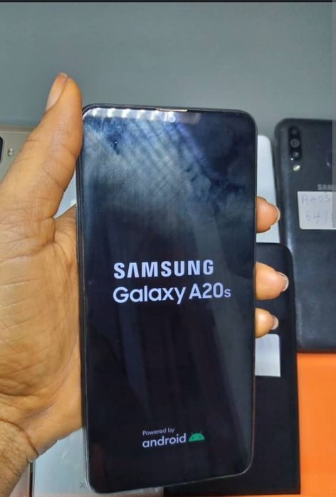 Самсунг А20S sotiladi