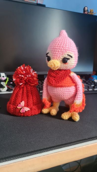 Jucarie crosetata Pasăre cu caciula (handmade)