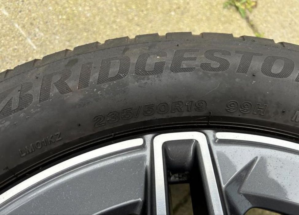 Мерцедес GLA джанти 19 цола със зимни гуми