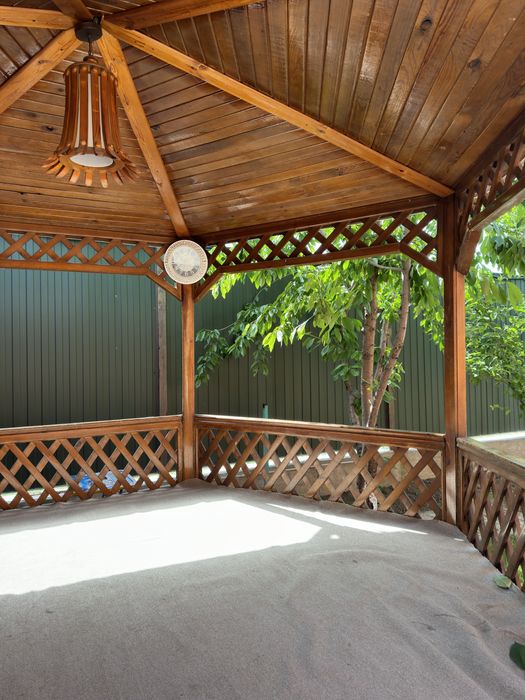 Тапчан, беседка.