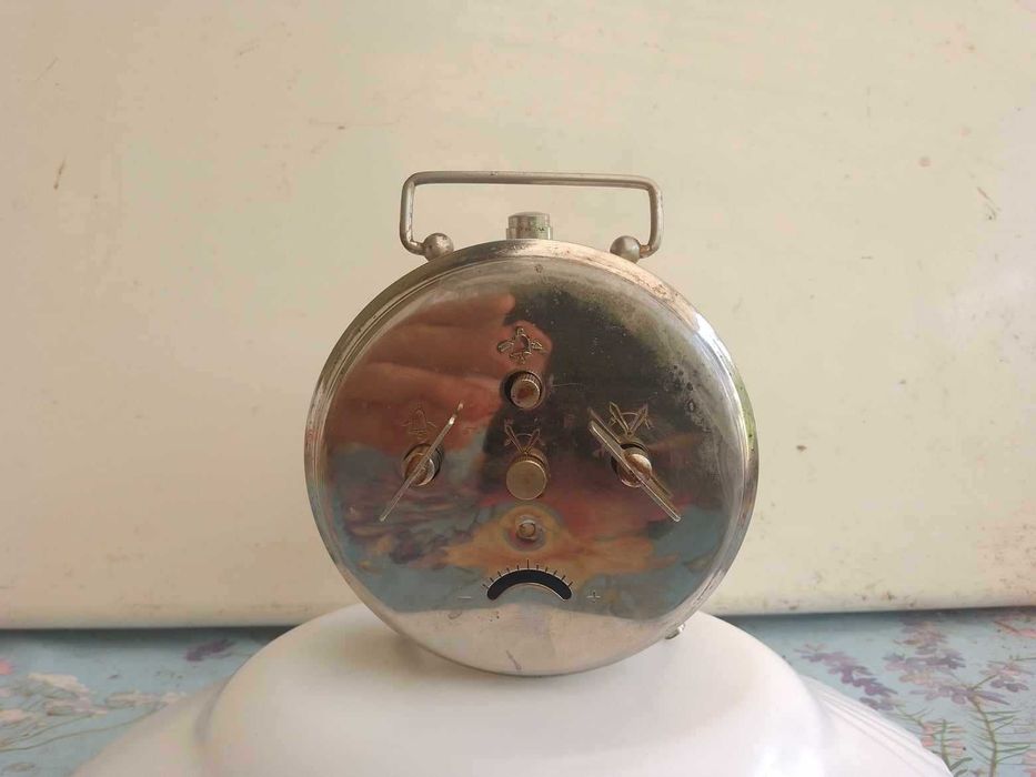 Ceas de masa sau semineu desteptator - mecanic Jnsa