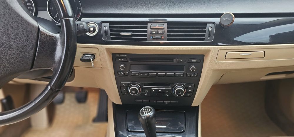 BMW seria 3 E90 2.0 benzina 140cp 2010