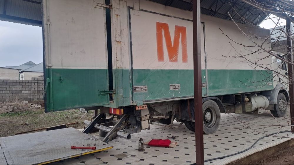 Термобутка с  лопатой срочно продам