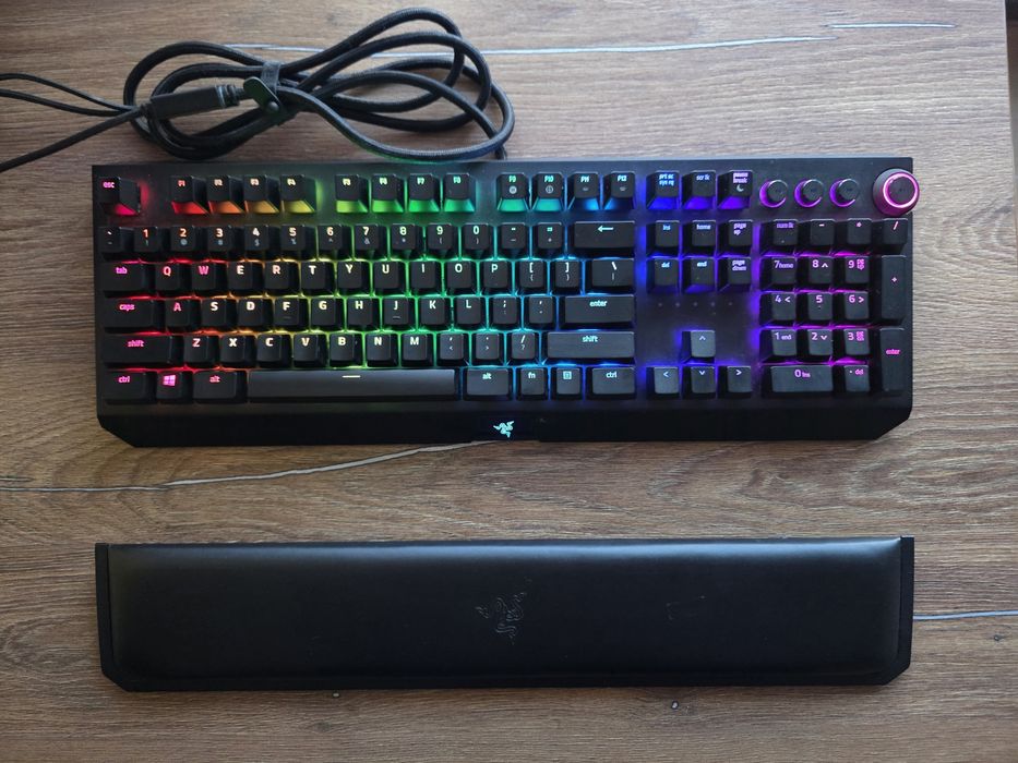 Механична геймърска клавиатура Razer BlackWidow Elite (Green Switches)