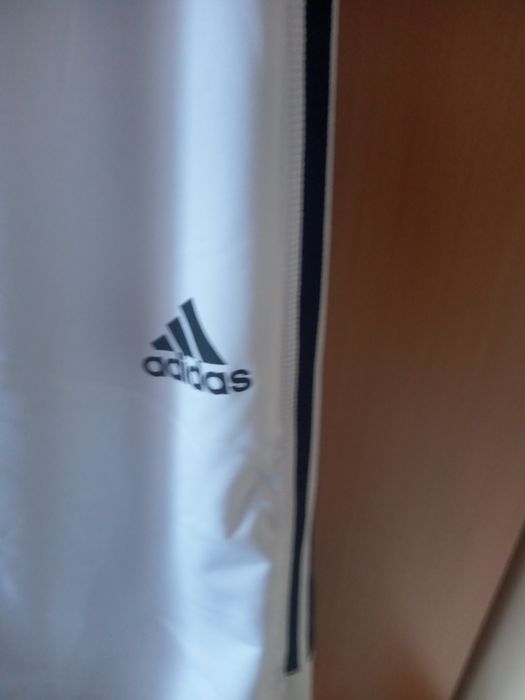 Pantaloni adidas real madrid mărimea L noi cu eticheta