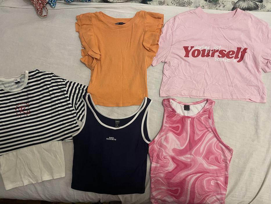 Дамски топове и тениски