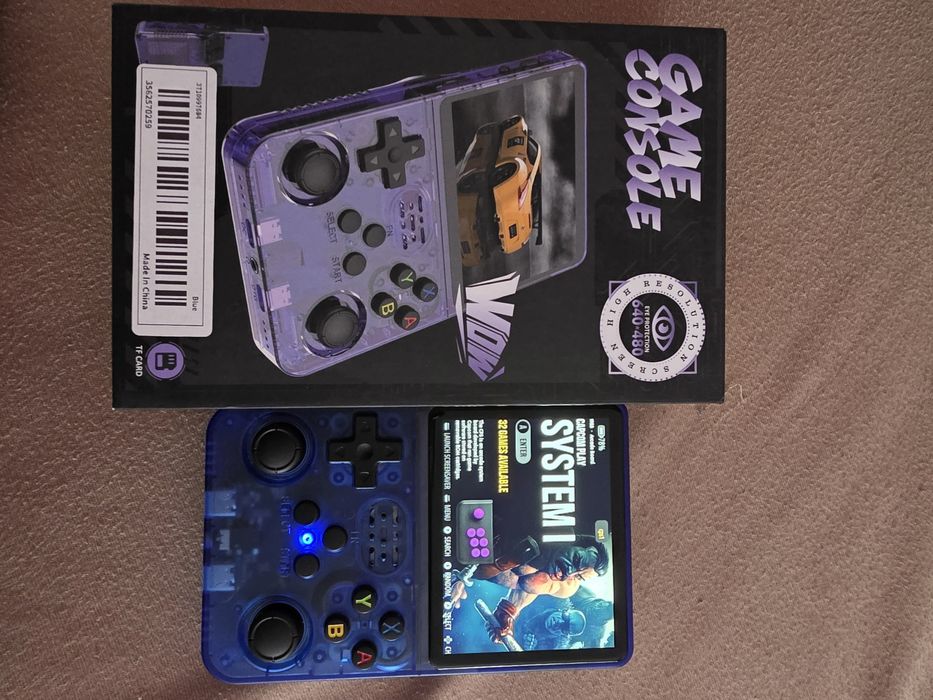 Игрална конзола с ретро игри