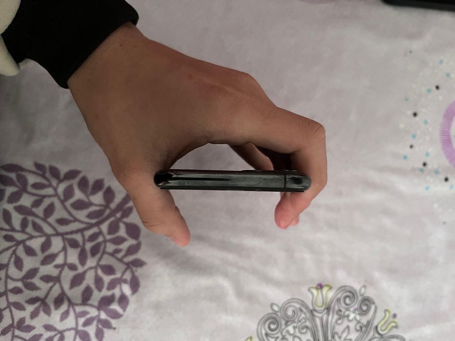 продается айфон 11про