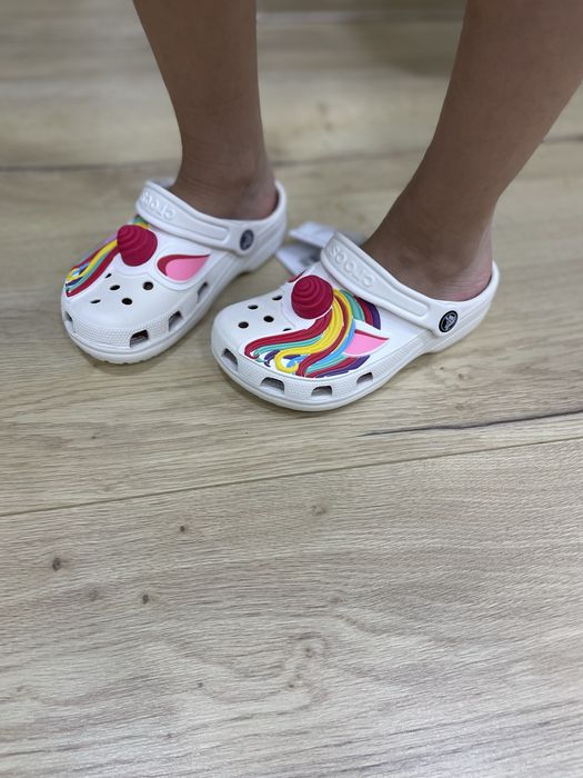 Продаются детские кроксы.