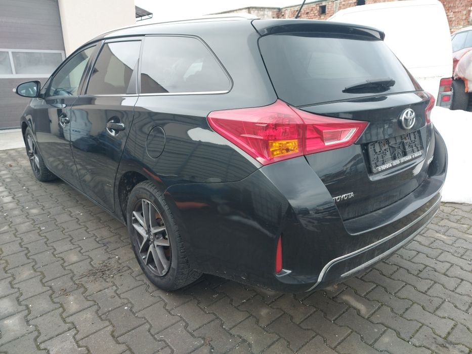 Vând Toyota Auris 2015 diesel 1.4d-4d