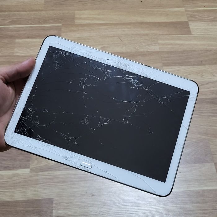 Планшет Samsung Tab 4