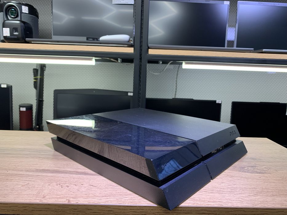 Sony PlayStation 4 Fat, 500 GB, 2 джойстика, 1268/А10