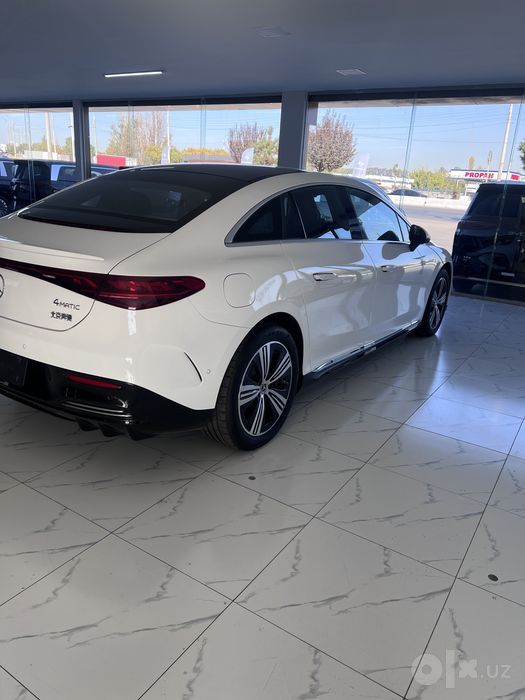 Mercedes benz EQE500