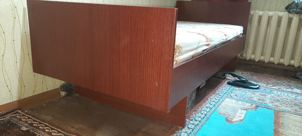 Продаётся 2 кроват и шифонер.