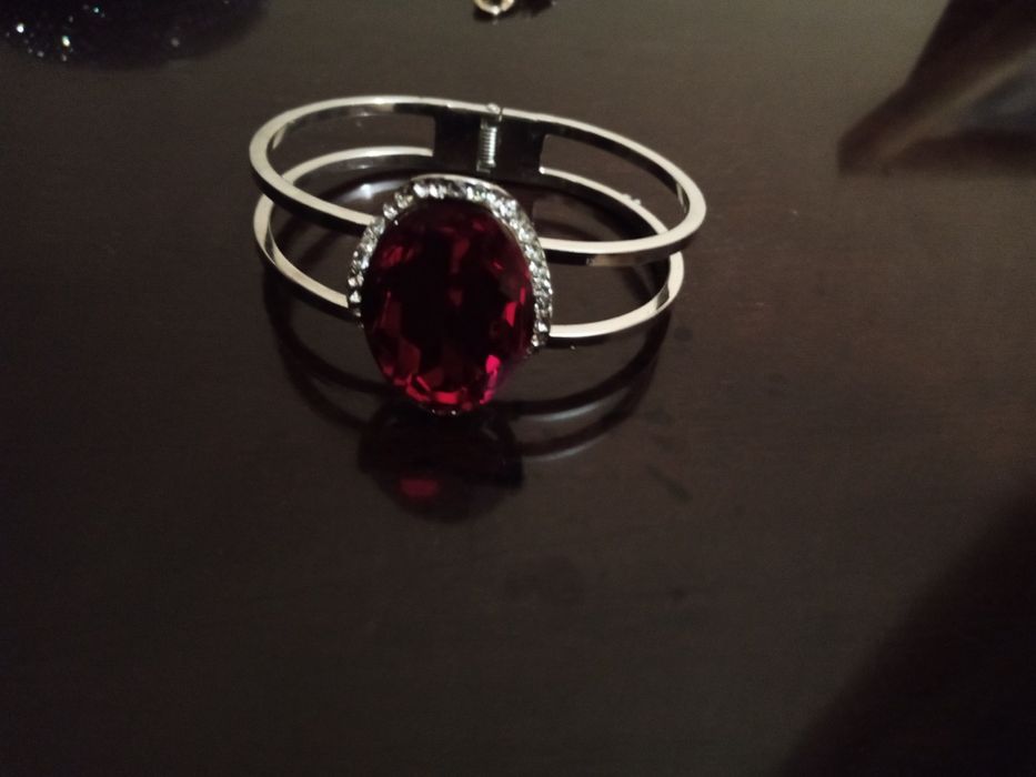 Продается бижутерия разная