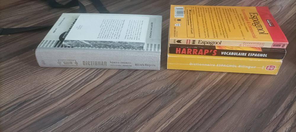 Vând cărți &  dicționare în  spanoila