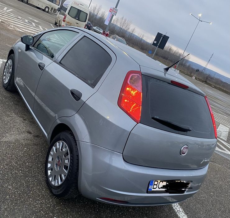 Vand Fiat Grande Punto an 2011 1.4 Benzina