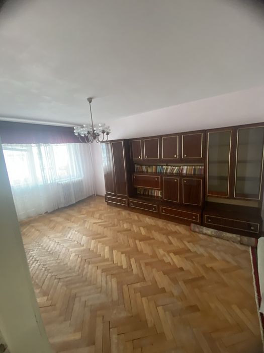 Vând apartament 3 camere