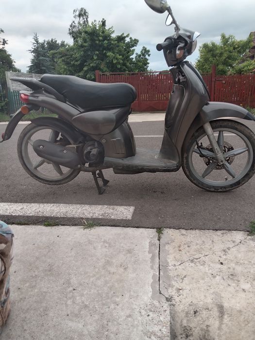 Vând sau schimb Aprilia