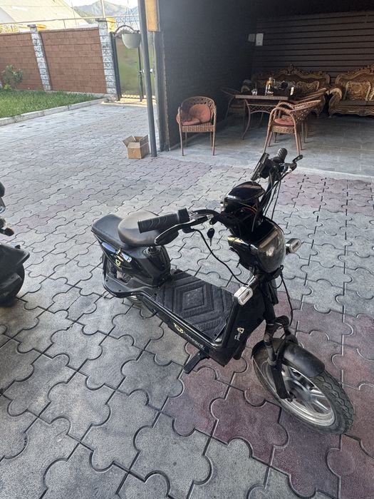 Срочно продам электро скутор 16дм
