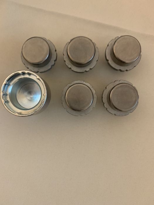 Set antifurturi originale Ford pentru jante aliaj