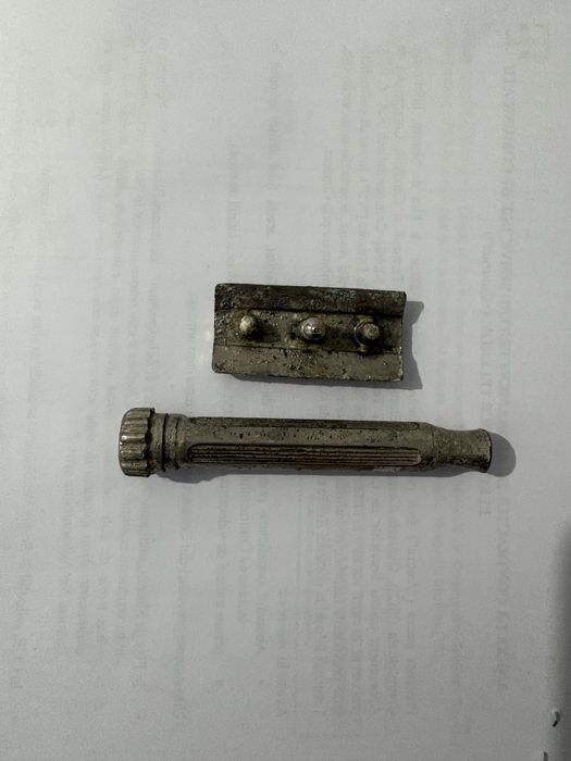 Aparat de Ras cu lama