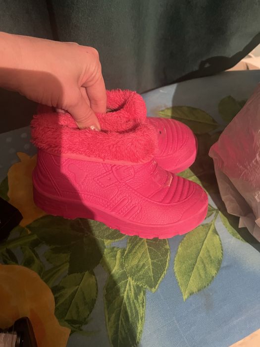 Продам обувь теплую  детскую