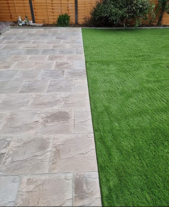 Montaj Gazon  Artificial /  Amenajari Curti , locuri de joaca etc...