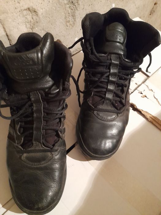 Голф 5  Кора над двигателят 50 лева