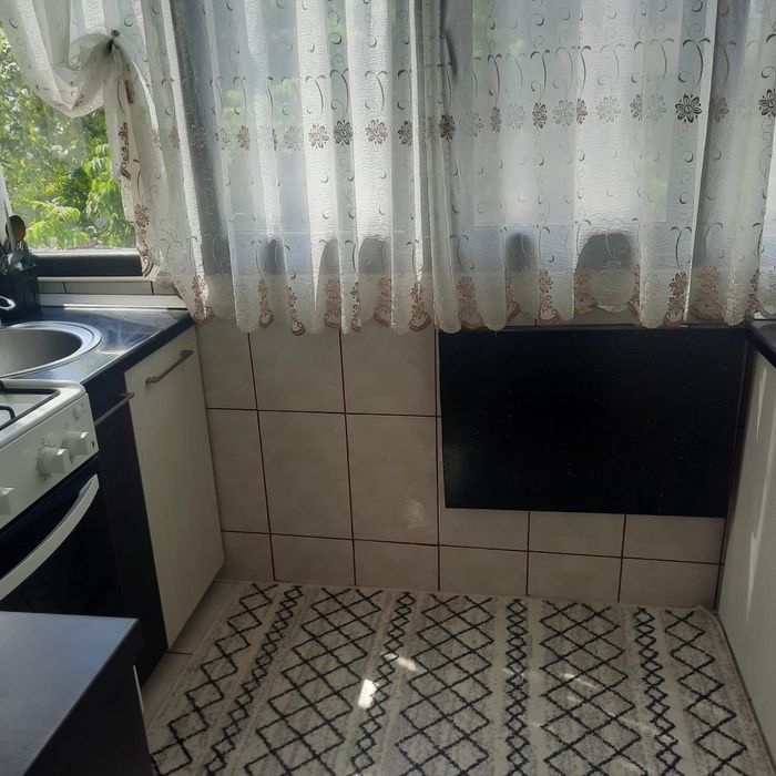 Închiriez apartament 1 mai