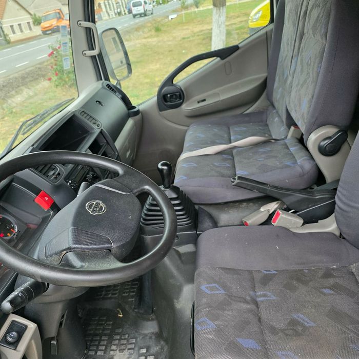 Nissan cabstar 35c13 iveco sprinter