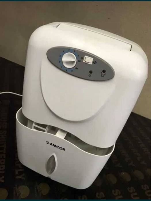 Влагоабсорбатор влагоуловител,перфектно състояние работи като нов