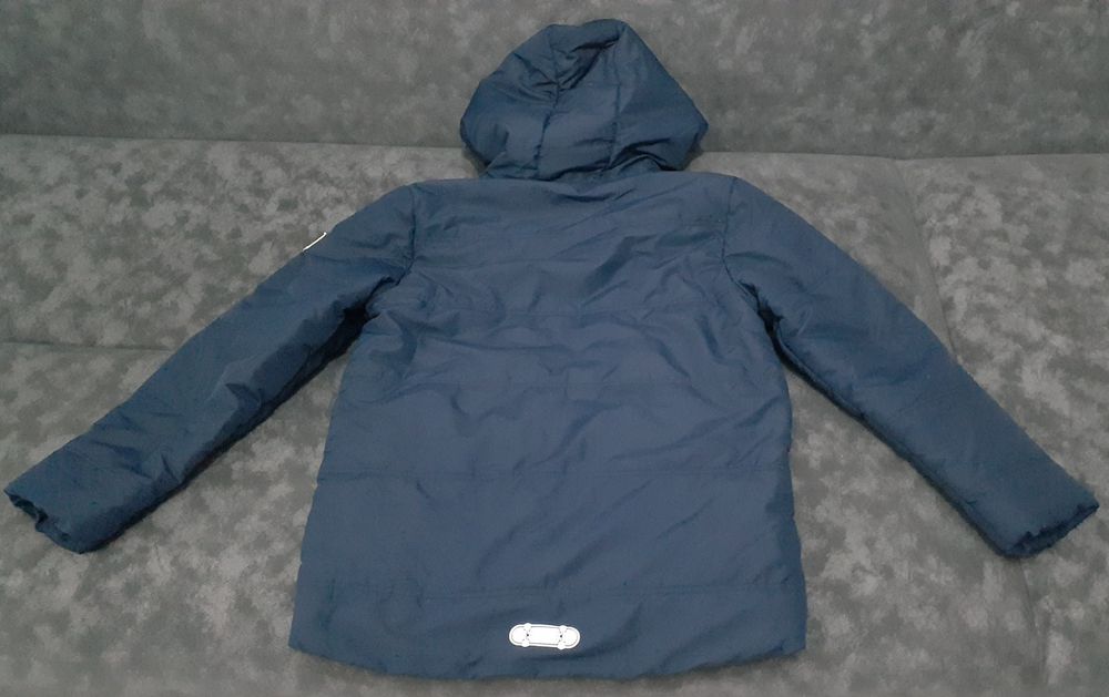 Продам куртку на мальчика. Осень- весна.