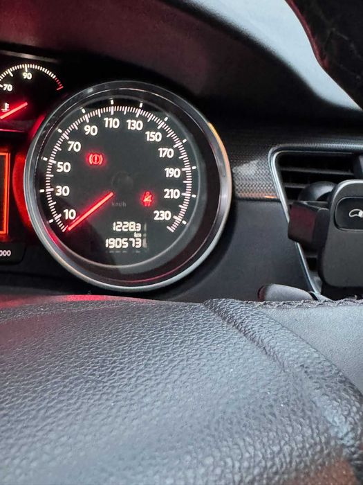 Peugeot 508 SW 1.6 THP DEFECT!!