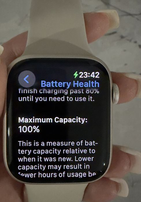 Apple Watch Series 9 45mm Starlight M/L GPS