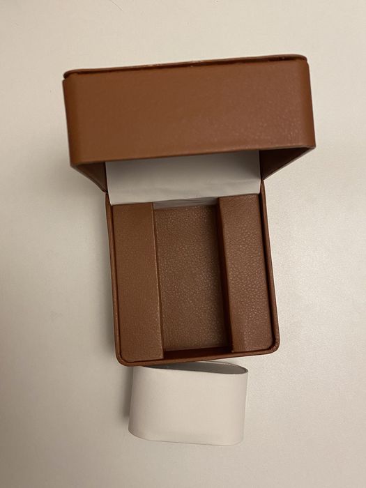 Отдам коробки для часов