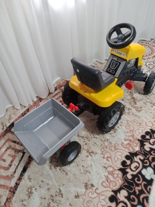 Трактор  детский