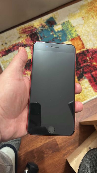 iPhone 8 Plus/Roșu 256 GB – EXCELENT bat 100%, folie sigilată + 5 huse